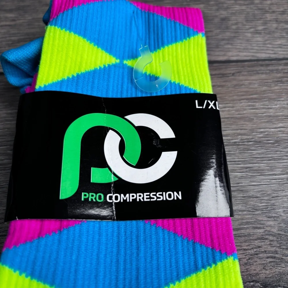 NWT Pro Compression Marathon Knee High Socks Derby Argyle Pink Yellow Blue L/XL